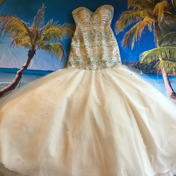 Mori Lee mermaid Formal Wedding dress STUNNING 500$wedding - Picture 3 of 8